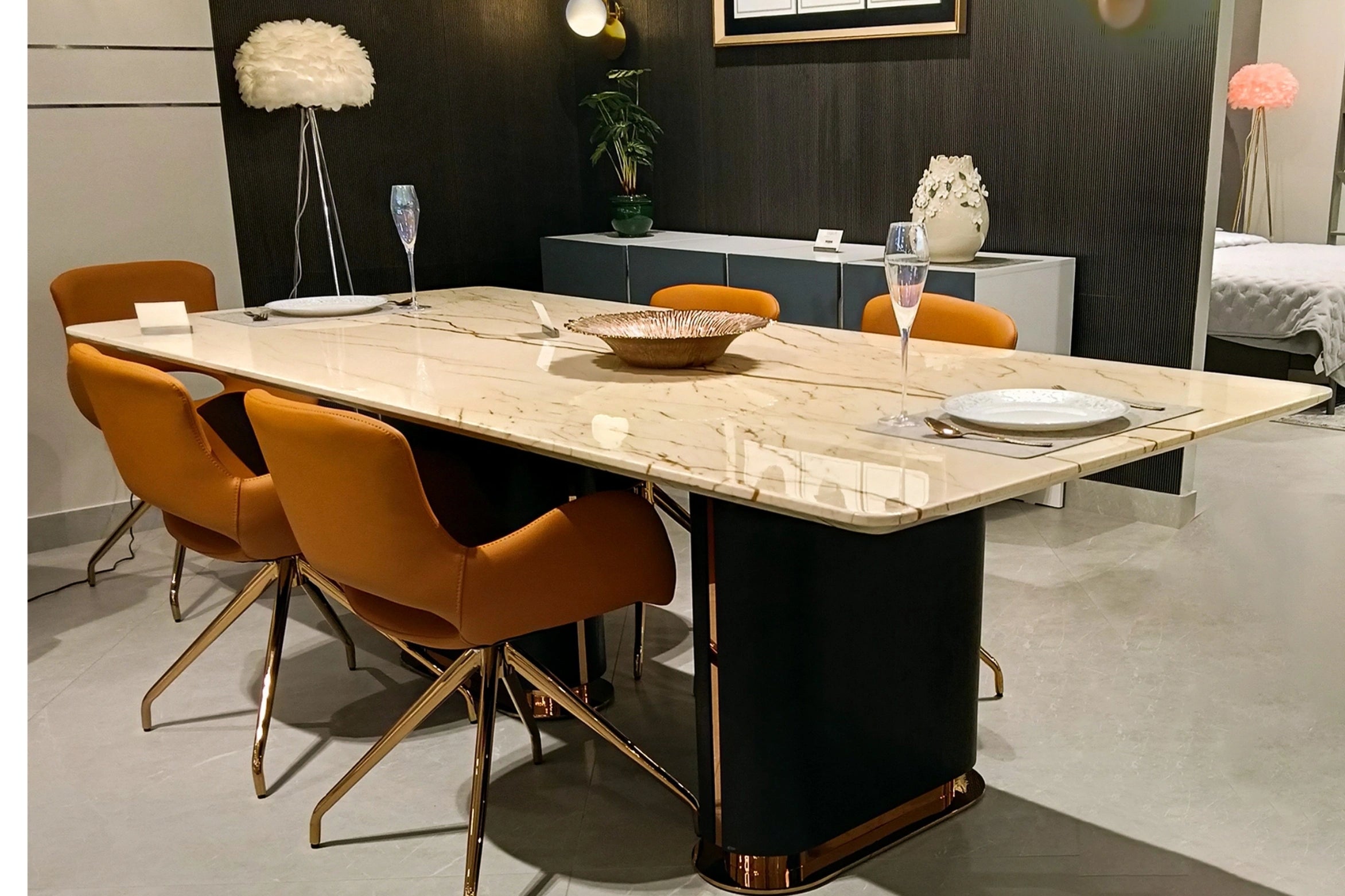 Nio Dining Table